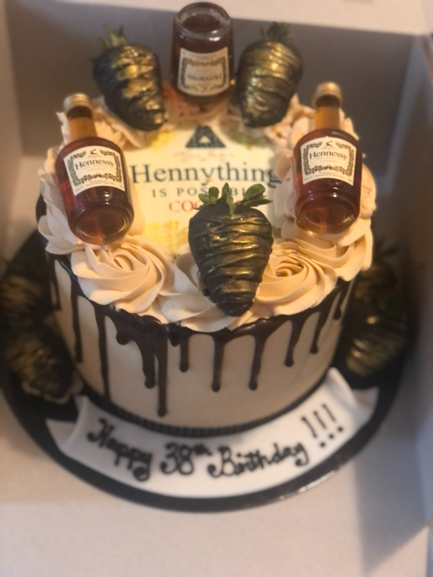 Cakes :: yeshoneypastriesbydonnika.com